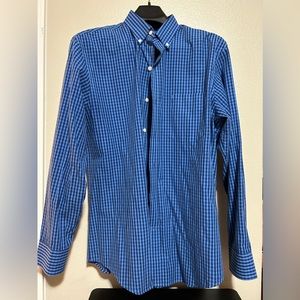 Izod blue checkered pattern long sleeve button up- size med